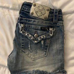 Miss Me mid rise jean shorts size 27